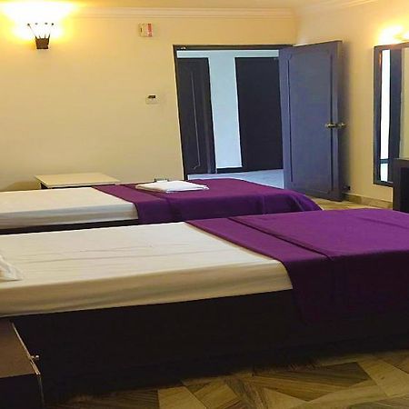 Aditya Palace Hotel Rajahmundry Bagian luar foto