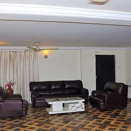 Aditya Palace Hotel Rajahmundry Bagian luar foto