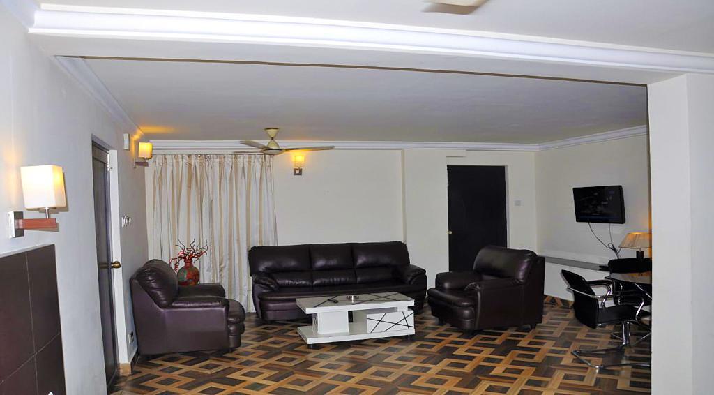 Aditya Palace Hotel Rajahmundry Bagian luar foto