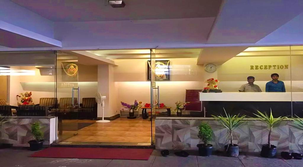 Aditya Palace Hotel Rajahmundry Bagian luar foto