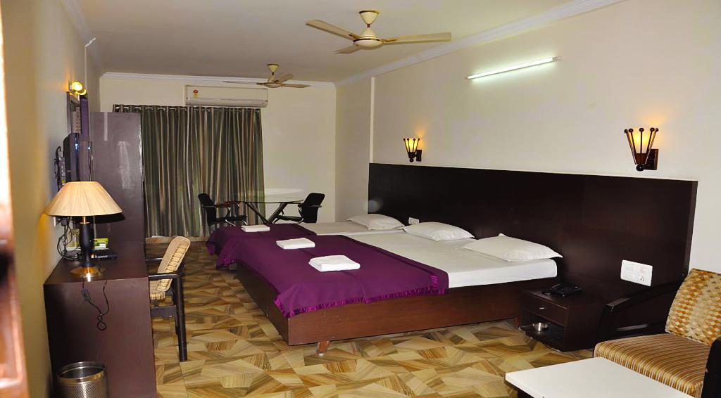 Aditya Palace Hotel Rajahmundry Bagian luar foto